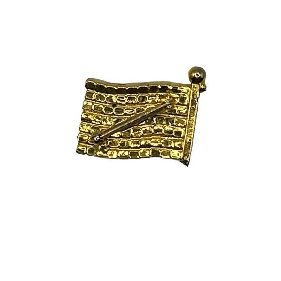 American Flag Red, White,and Blue Lapel Pin. Gold Tone Setting. Patriotic - Picture 3 of 3
